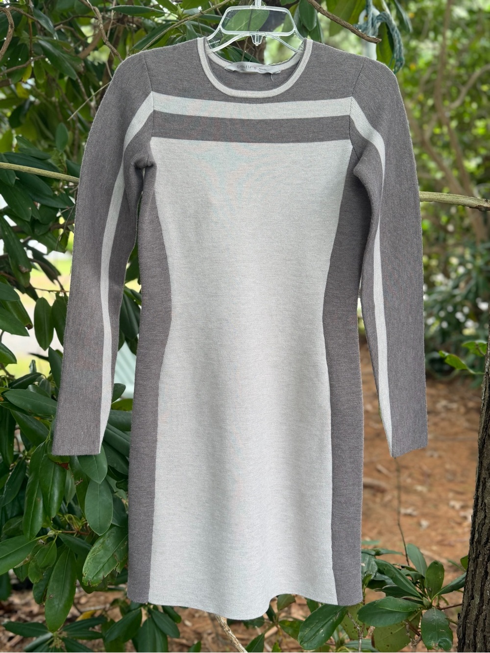 Athleta Two-Tone Long Sleeve A-Line Dress in Light Gray & Cream - minimalist - Picture 3 of 8